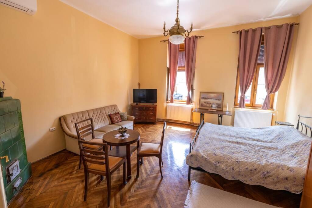 Апартаменты Apartman Gaudeamus Вараждин Экстерьер фото